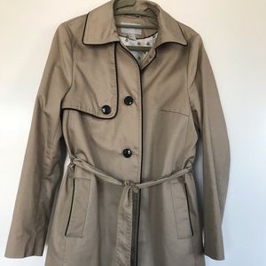 Trench Coat with beautiful lining